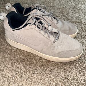 Nike Men's Low-Top Suede Sneakers in Light Gray